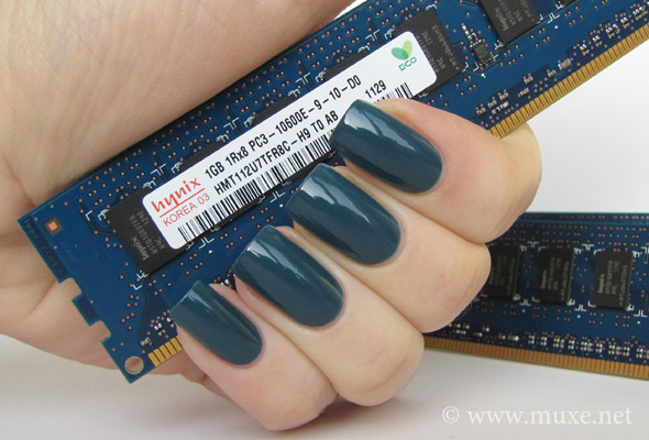 Orly Sapphire Silk свотч Orly Sapphire Silk свотч
