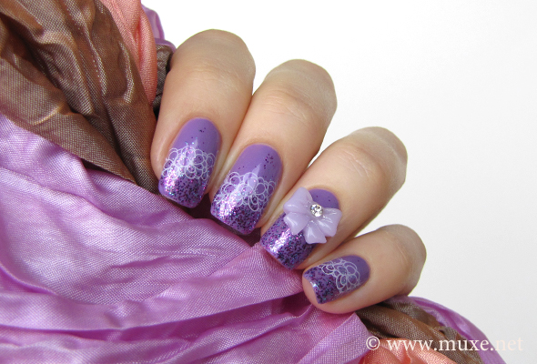 Lilac bowknots on nails