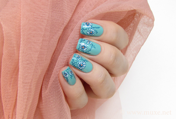 Mint nail art with flowers