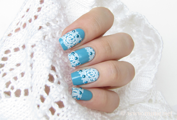 Blue lace nails