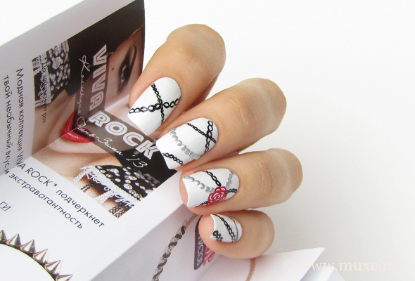 Gothic nail art with chains